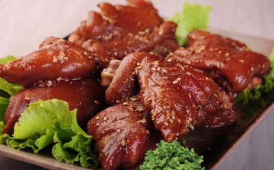 四川特色烤豬蹄技術(shù)培訓(xùn)，用法考究美容之佳品