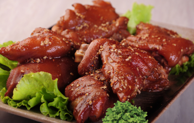 哪家烤豬蹄技術(shù)培訓(xùn)學(xué)校技術(shù)好？調(diào)味簡(jiǎn)單