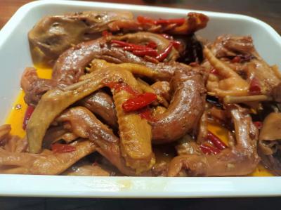  絕味鹵菜技術(shù)培訓(xùn)班哪里好？培訓(xùn)理論和實(shí)踐結(jié)合