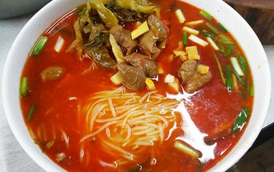 砂鍋米線技術(shù)培訓(xùn)班哪家好？適合小企業(yè)的好項(xiàng)目