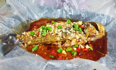  成都特色餐飲培訓(xùn)學(xué)校，哪里可以學(xué)正宗紙包魚技術(shù)培訓(xùn)？